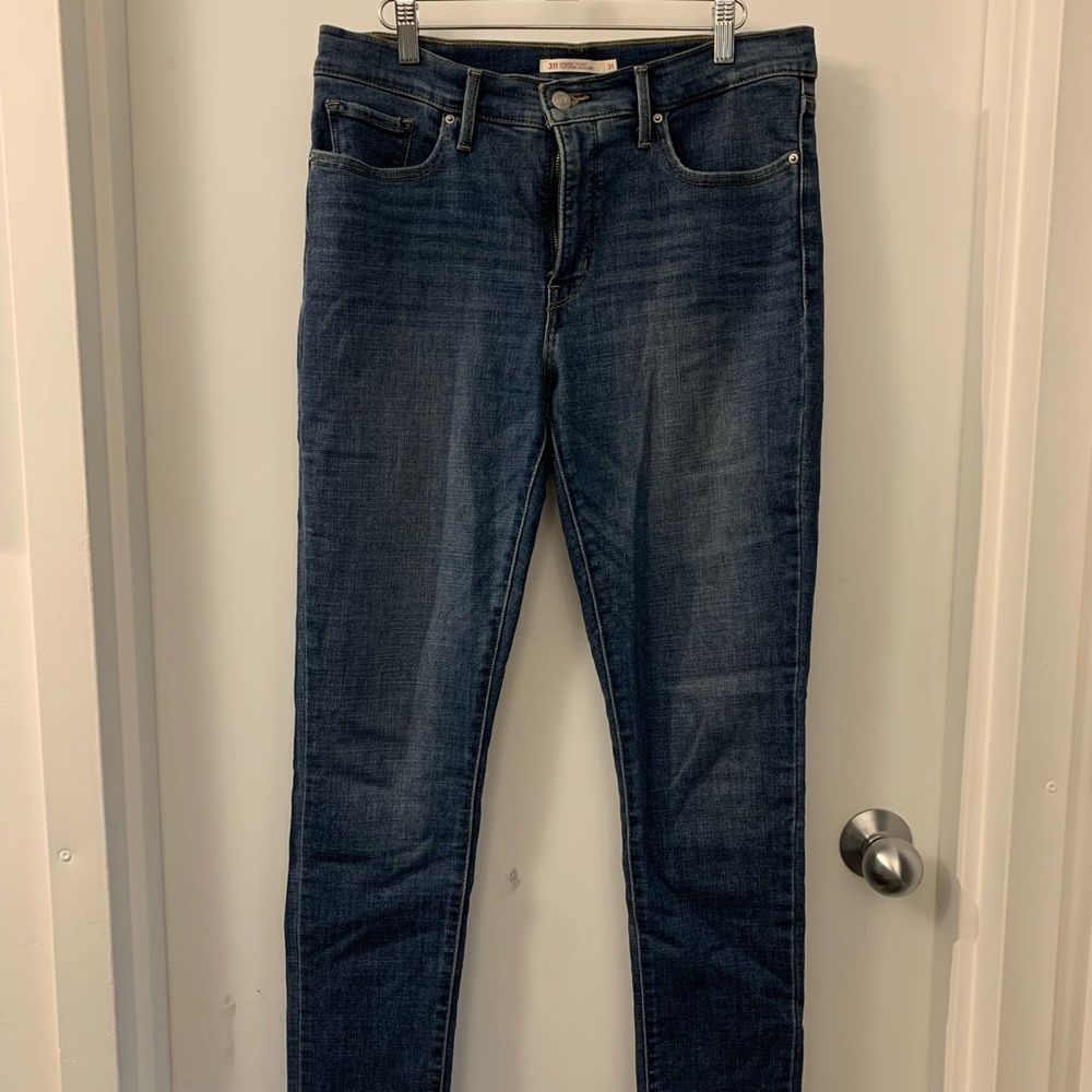 Levi’s 311 shaping skinny size 31